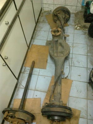 ขายเพลาท้าย D-max ตัวเก่าทั้งเส้นเฟืองท้ายใหญ่ ถูกๆครับ