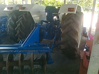 ขายรถไถ FORD 6610 เพลาเดี่ยวรุ่นกรองใหญ่ เล่มทะเบียน 7 จาน ใบมีดดันหน้ายี่ห้อ CMT ทั้งหมด ราคา 420000