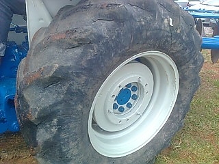 ขายรถไถ FORD 6610 2 เพลาดุมเรียบ เอกสารเล่มทะเบียน 7 จาน ใบมีดดันหน้า ราคา 630000