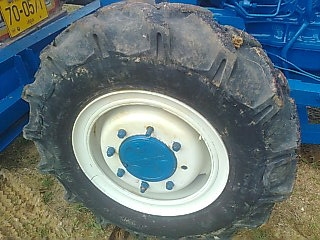 ขายรถไถ FORD 6610 2 เพลาดุมเรียบ เอกสารเล่มทะเบียน 7 จาน ใบมีดดันหน้า ราคา 630000