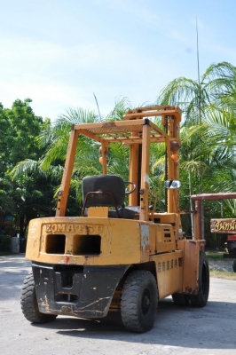 ขายFORKLIFT KOMATSU FG25 เสาสูง4.5เมตร ยก2.5ตัน สภาพสวยเดิมจากนอก 165,.000เท่านั้น
