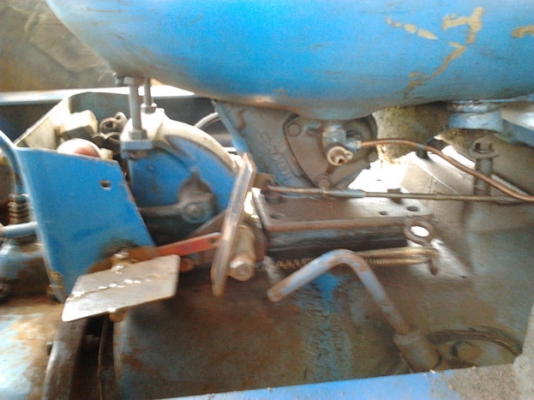 ขายรถไถพร้อมคีบ สภาพดี รถไถFORD6800 T2 เครื่องแน่นติดง่าย ปั๊มดี ยางดี4เส้นคานหน้าเปลี่ยนใหม่ ใหญ่กว่าเดิม พร้อมอุปกรณ์คีบ ของ อ.เกษตรรุ่งเรือง หนองกี่ คีบประมาณ2ปี ไม่เคยใ้ช้งานนอก คีบแต่งานเจ้่ของเอง สภาพสวย แขนดีไม่ปะ คีบสวย ปั๊มแห้งดี แรง ทำงานดี ไม่ม