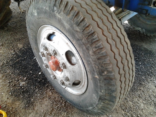 ขายรถไถพร้อมคีบ สภาพดี รถไถFORD6800 T2 เครื่องแน่นติดง่าย ปั๊มดี ยางดี4เส้นคานหน้าเปลี่ยนใหม่ ใหญ่กว่าเดิม พร้อมอุปกรณ์คีบ ของ อ.เกษตรรุ่งเรือง หนองกี่ คีบประมาณ2ปี ไม่เคยใ้ช้งานนอก คีบแต่งานเจ้่ของเอง สภาพสวย แขนดีไม่ปะ คีบสวย ปั๊มแห้งดี แรง ทำงานดี ไม่ม