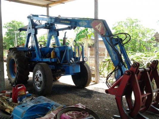 ขายรถไถพร้อมคีบ สภาพดี รถไถFORD6800 T2 เครื่องแน่นติดง่าย ปั๊มดี ยางดี4เส้นคานหน้าเปลี่ยนใหม่ ใหญ่กว่าเดิม พร้อมอุปกรณ์คีบ ของ อ.เกษตรรุ่งเรือง หนองกี่ คีบประมาณ2ปี ไม่เคยใ้ช้งานนอก คีบแต่งานเจ้่ของเอง สภาพสวย แขนดีไม่ปะ คีบสวย ปั๊มแห้งดี แรง ทำงานดี ไม่ม