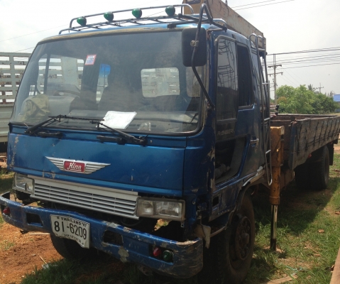 HINO KR 320 - 185 HP HO7C หกล้อติดเครน KATO 3 ตัน 3 ปลอกยืด กระบะเหล็กคาร์โก้ความยาว 5.5 เมตร เครื่องแน่นแรงดี ภายในเก๋งคอนโซลอยู่ครบพร้อม ช่วงล่างใหญ่คัชซีสวยไม่มีบวม ยาง 9.00 ขอบ 20 พร้อมใช้งาน เอกสารทะเบียนภาษีครบไม่มีขาดพร้อมโอน ราคาต่อรองได้ครับ