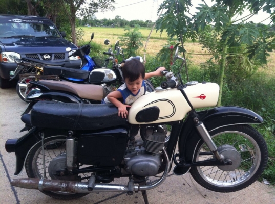 ขายmz 150 es สวยๆสีเดิม ทะเบียน พร้อมเอกสารโอน เครื่องดี 0819884773