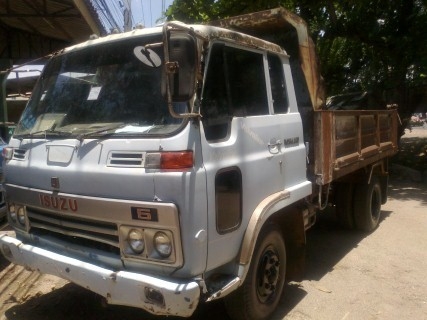ISUZU 6 ล้อ ดั้ม JCM (ไอ้โบ้) ปี 2538 ยาว 825 ขอบ 16 นิ้ว เครื่อง 6BD = 160 แรง ซัซซี่ SDR320 เดิมสุด ๆ ขับดีมาก ขาย 570,000