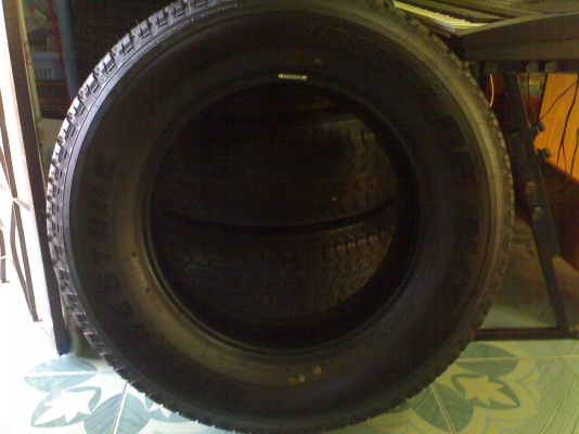 ขายยาง bridgestone 255-65-17  ติดรถป้ายแดง