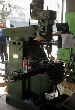 ขายเครื่อง กลึง มิลลิ่ง เฟส เลื่อยแบนซอว์ มีหลายเครื่องครับ