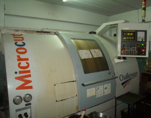 ขายเครื่อง กลึง มิลลิ่ง เฟส เลื่อยแบนซอว์ มีหลายเครื่องครับ