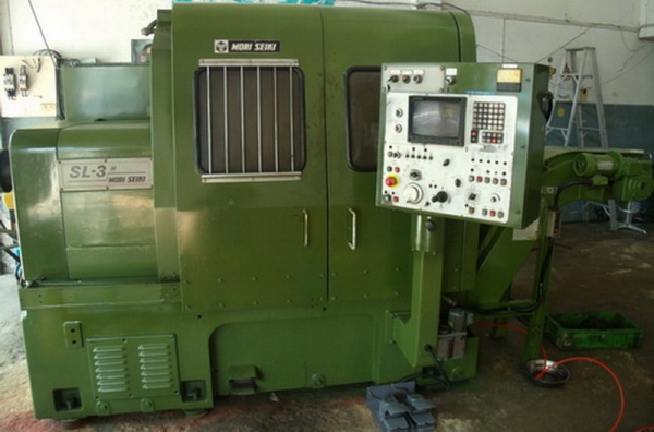 ขายเครื่อง กลึง มิลลิ่ง เฟส เลื่อยแบนซอว์ มีหลายเครื่องครับ