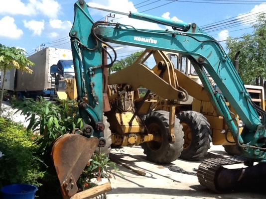 ถึงไทยแล้วค่ะ รถขุดเล็ก PC40-7  มีหัวเก๋ง สภาพสวยพร้อมใช้งาน เก่านอกแท้ ไม่เคยใช้งานไทยในแน่นอนค่ะ สนใจติดต่อสอบถามได้ที่เบอร์ 087-3310254 เจี๊ยบค่ะ