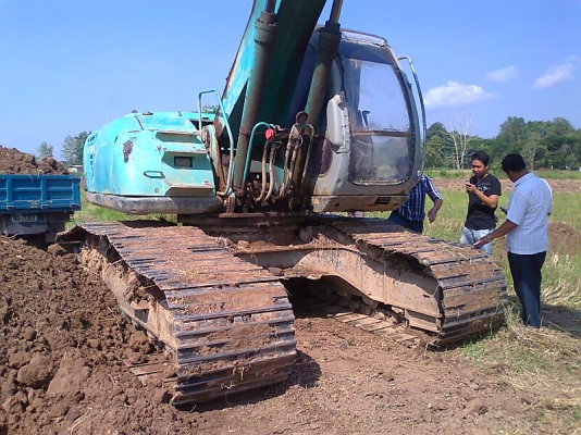 ขายด่วน..รถแบคโฮ KOBELCO SK200 M5 SUPER เลขไมล์ 2,2xx hr รถสวย พร้อมใช้งาน มีเอกสารใบอินวอยล์