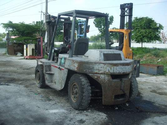 ขายรถยกNISSAN WF05H50U น้ำหนัก5ตัน