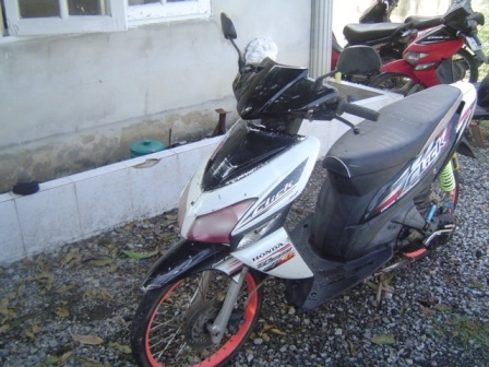 Honda Click ขาวดำ เครื่องเดิมขับดี เอกสารครบ