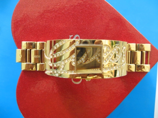 ขายนาฬิกา Guess สภาพ 99\% เปลี่ยนถ่ายใหม่ ราคา 4,500 บาท