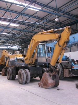 ขายด่วน รถขุดล้อยาง PW100-3 เก่านอก ราคาถูกสุดๆ ขายถูกๆกันไปเลย  สนใจโทรหาเจี๊ยบเลยค่ะ 087-3310254 ค้ะ