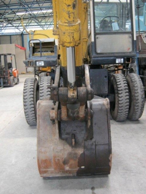 ขายด่วน รถขุดล้อยาง PW100-3 เก่านอก ราคาถูกสุดๆ ขายถูกๆกันไปเลย  สนใจโทรหาเจี๊ยบเลยค่ะ 087-3310254 ค้ะ