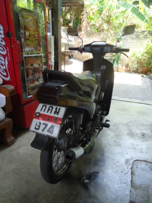 SUZUKI CRYSTAL 110CC มีเล่มทะเบียน  สภาพสวยดี เครื่องแน่นๆ แรงๆ ไม่มีเยิ้มเครื่องแห้งๆ ยางดอกใหม่ หน้าและหลัง ไฟติดหมด เอาไปเติมน้ำมันขี่ได้เลย ครับ  ขายราคาถูกๆครับ 4,500.- อยู่เชียงใหม่ครับ สนใจติดต่อ กัน เชียงใหม่ 088-2584084