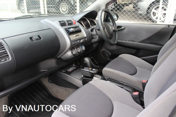 ขาย 2005 Honda Jazz 1.5E AT สีดำ Bookserviceครบ สภาพเยี่ยม พร้อมใช้งาน