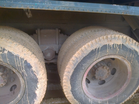 ฝากขายสิบล้อหน้ายาวสองเพลา