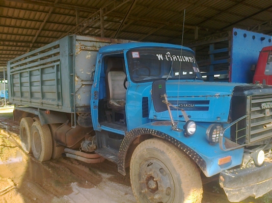 ฝากขายสิบล้อหน้ายาวสองเพลา