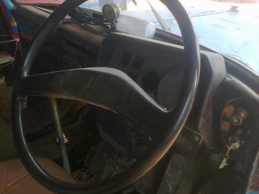 ฝากขายสิบล้อหน้ายาวสองเพลา