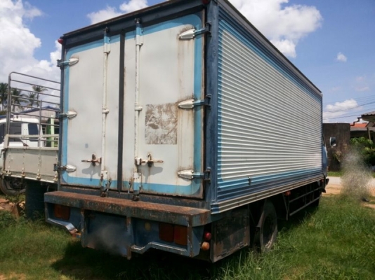 รถฮีโน่ 6 ล้อ ตู้แห้ง KM779  117 แรงม้า  สนใจติดต่อ 081 - 6079515