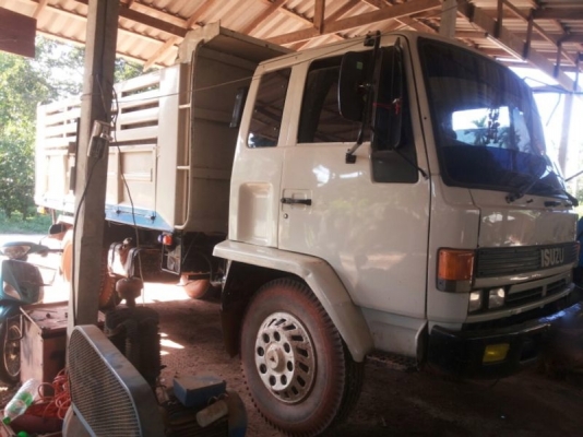 รถอิซูซุ 6 ล้อดั้ม 145 แรงม้า  สนใจติดต่อ 081 - 6079515