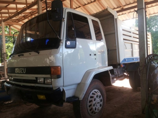 รถอิซูซุ 6 ล้อดั้ม 145 แรงม้า  สนใจติดต่อ 081 - 6079515