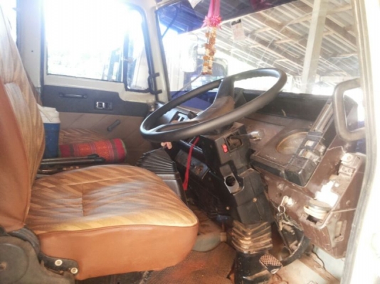 รถอิซูซุ 6 ล้อดั้ม 145 แรงม้า  สนใจติดต่อ 081 - 6079515