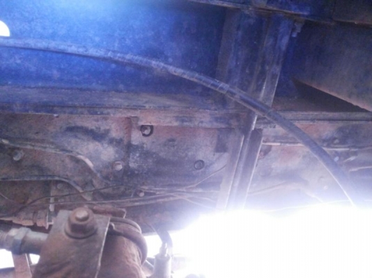 รถอิซูซุ 6 ล้อดั้ม 145 แรงม้า  สนใจติดต่อ 081 - 6079515