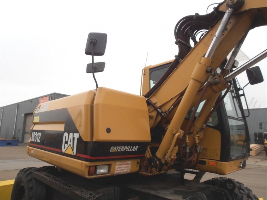 ขายด่วนสภาพสวยมาก รถขุดล้อยาง M312  เก่านอกแท้ ถึงไทยแล้วค่ะ สนใจโทรหาเจี๊ยบเลยค่ะ 087-3310254 ค่ะ