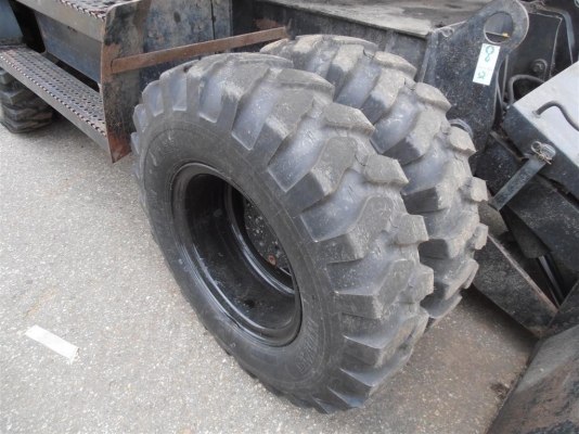 ขายด่วนสภาพสวยมาก รถขุดล้อยาง M312  เก่านอกแท้ ถึงไทยแล้วค่ะ สนใจโทรหาเจี๊ยบเลยค่ะ 087-3310254 ค่ะ