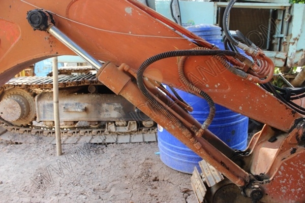 รถแบคโฮ ยี่ห้อ IHI 40 เครื่องยนต์ ISUZU 70 แรงม้า