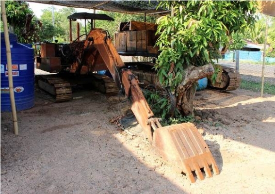 รถแบคโฮ ยี่ห้อ IHI 40 เครื่องยนต์ ISUZU 70 แรงม้า