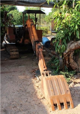 รถแบคโฮ ยี่ห้อ IHI 40 เครื่องยนต์ ISUZU 70 แรงม้า