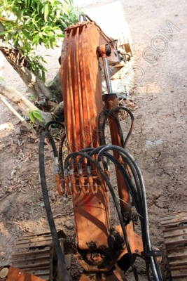 รถแบคโฮ ยี่ห้อ IHI 40 เครื่องยนต์ ISUZU 70 แรงม้า