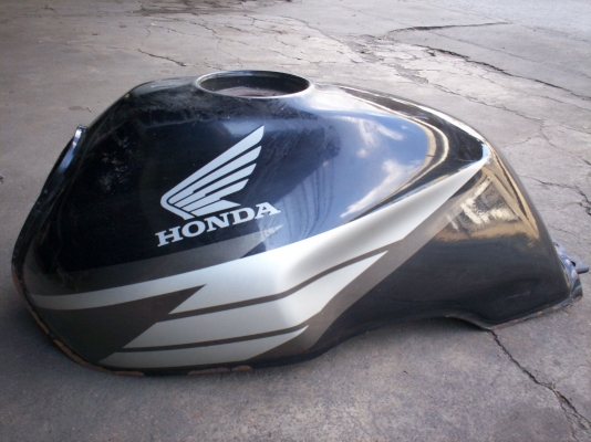 ขายถังน้ำมัน ซุปเปอร์โฟร์ สีดำ สีเดิม TEL.0890671028