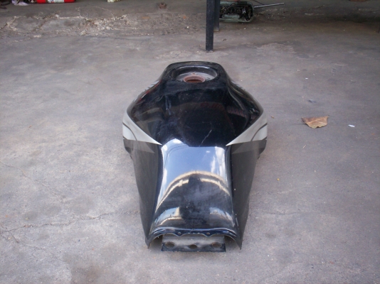 ขายถังน้ำมัน ซุปเปอร์โฟร์ สีดำ สีเดิม TEL.0890671028