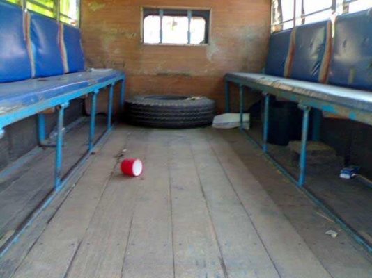 ISUZU ELF88 ฝาขาว รถประกอบ เกียร์สั้นยกหัวได้ เพาเวอร์ พร้อมหลังคาโดยสาร ISUZU ELF88 ฝาขาว รถประกอบ เกียร์สั้นยกหัวได้ เพาเวอร์ พร้อมหลังคาโดยสาร