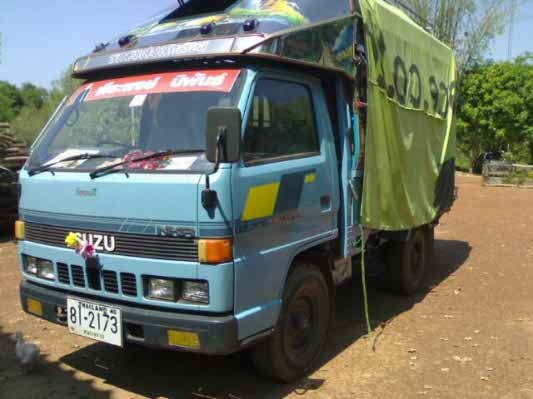ISUZU ELF88 ฝาขาว รถประกอบ เกียร์สั้นยกหัวได้ เพาเวอร์ พร้อมหลังคาโดยสาร