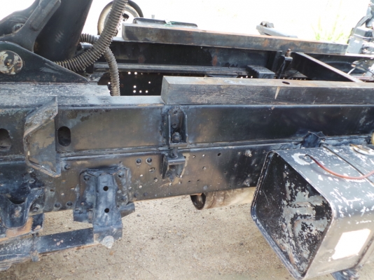 ISUZU NQR 6 ล้อดั้ม 175  แรงม้า ใช้งานมาเพียงเจ็ดหมืนกิโลเมตรค่ะ