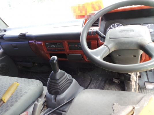 ISUZU NQR 6 ล้อดั้ม 175  แรงม้า ใช้งานมาเพียงเจ็ดหมืนกิโลเมตรค่ะ