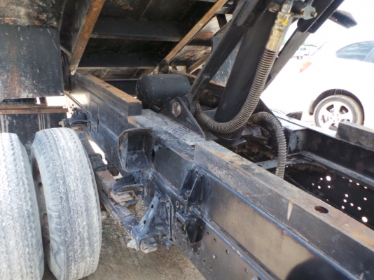 ISUZU NQR 6 ล้อดั้ม 175  แรงม้า ใช้งานมาเพียงเจ็ดหมืนกิโลเมตรค่ะ