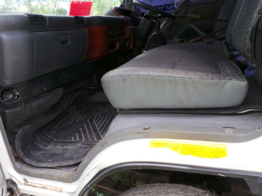 ISUZU NQR 6 ล้อดั้ม 175  แรงม้า ใช้งานมาเพียงเจ็ดหมืนกิโลเมตรค่ะ