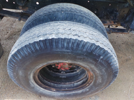 ISUZU NQR 6 ล้อดั้ม 175  แรงม้า ใช้งานมาเพียงเจ็ดหมืนกิโลเมตรค่ะ