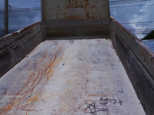 ISUZU NQR 6 ล้อดั้ม 175  แรงม้า ใช้งานมาเพียงเจ็ดหมืนกิโลเมตรค่ะ