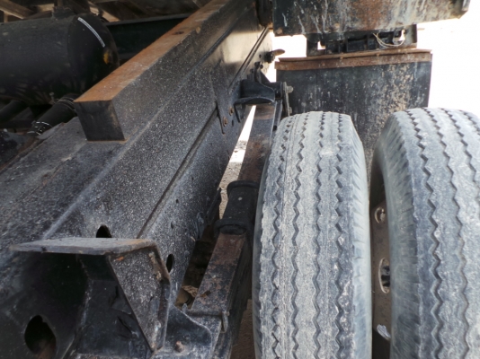 ISUZU NQR 6 ล้อดั้ม 175  แรงม้า ใช้งานมาเพียงเจ็ดหมืนกิโลเมตรค่ะ