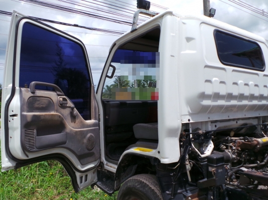ISUZU NQR 6 ล้อดั้ม 175  แรงม้า ใช้งานมาเพียงเจ็ดหมืนกิโลเมตรค่ะ